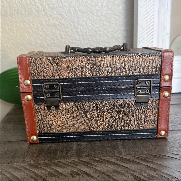 Vintage Style Brown and Black Treasure Chest Storage Box Great for Jewelry - Picture 3 of 5